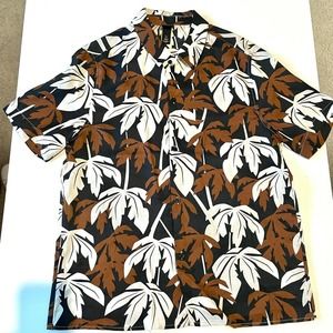 Mens H&M Short Sleeve Button Down Black and White with Brown Leaves Size L